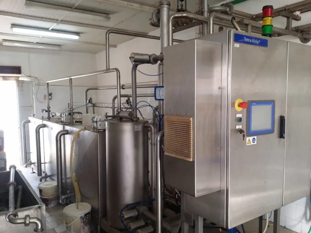 Laboratory inspection at the Digdaga dairy plant